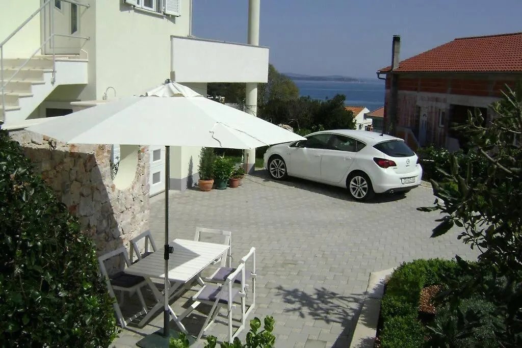 Apartment Flowers House On The Island Dugi Otok Zman