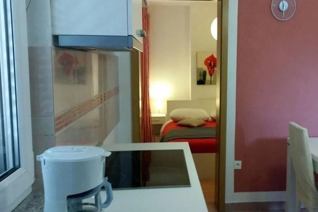 Flowers House On The Island Dugi Otok Zman