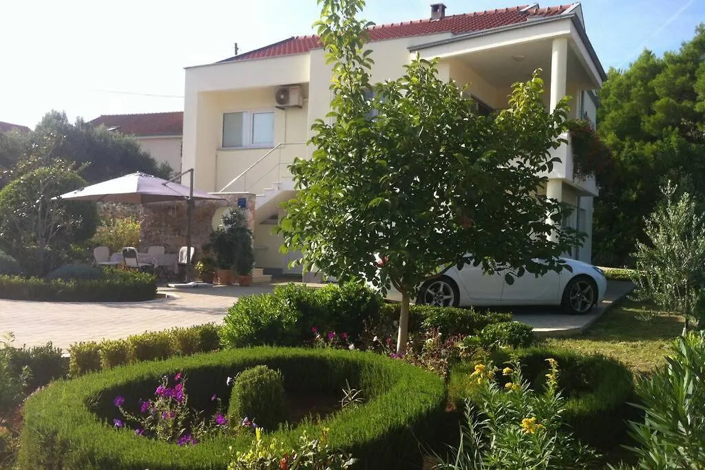Flowers House On The Island Dugi Otok Zman Apartment